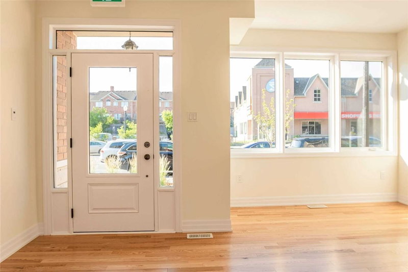 7 - 2267 Major Mackenzie Dr W, Vaughan, L6A 5A8 | Image 3