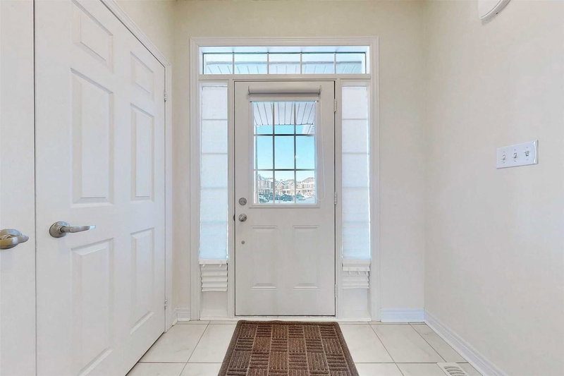 49 Napanee St, Richmond Hill, L4E0X3 | Image 2