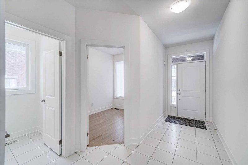 44 Whippletree Dr, East Gwillimbury, L9N 0X1 | Image 3