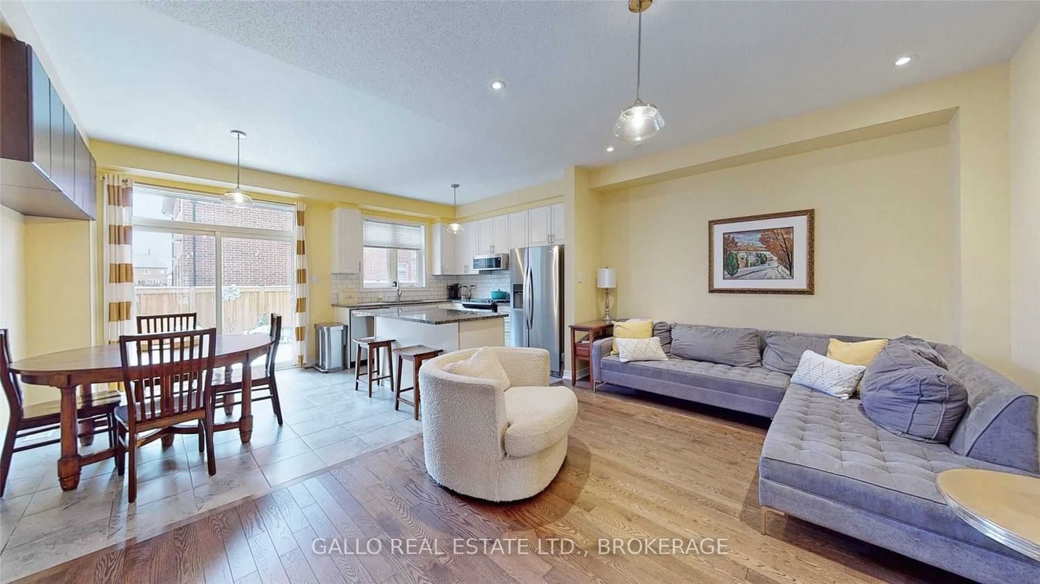Listing Image 3