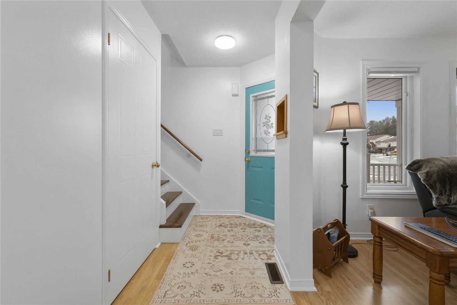 Listing Image 4
