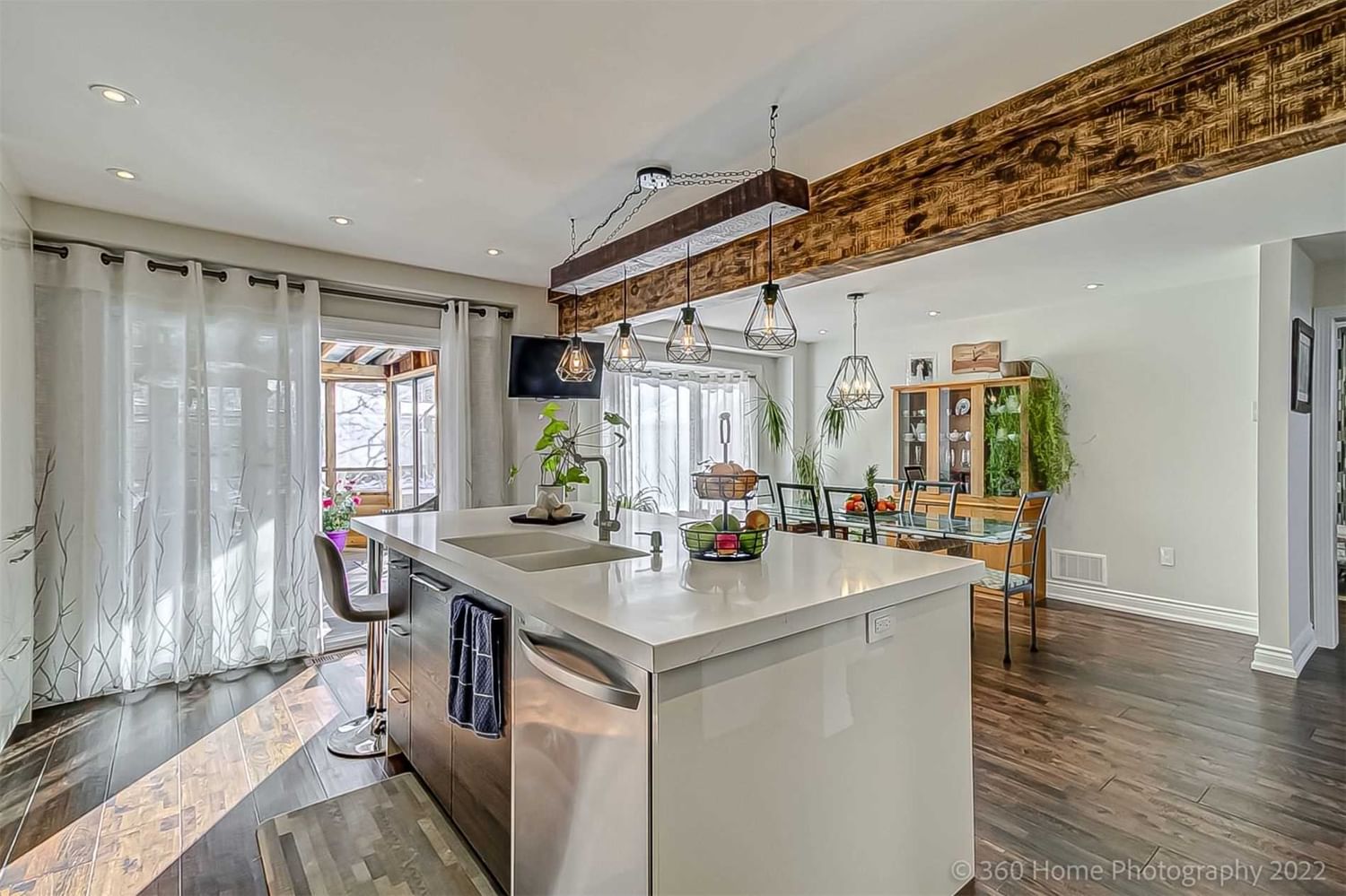 Listing Image 15