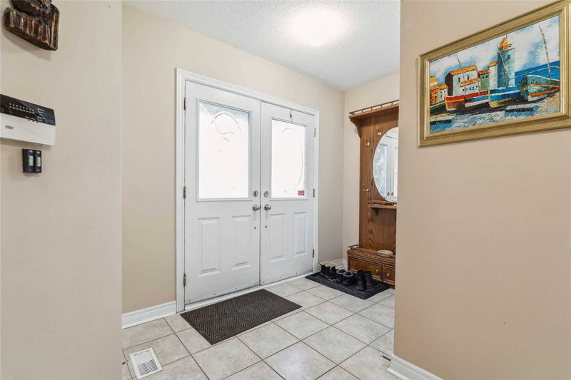 29 Eminence Rd, Vaughan, L4K 5K1 | Image 2