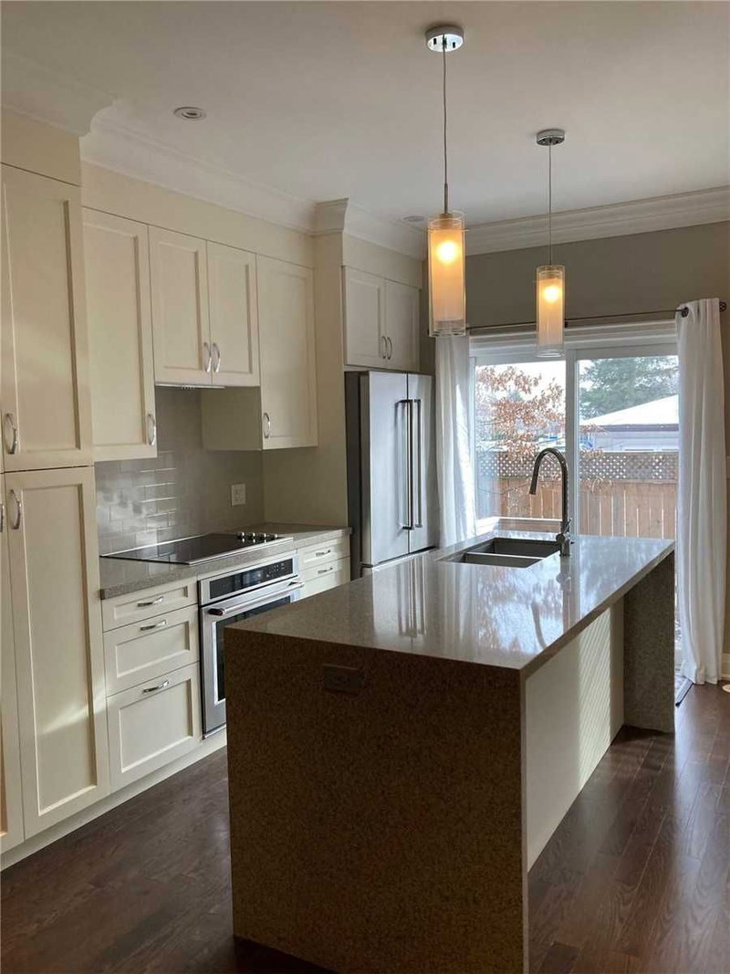 15 Dunton Lane, Richmond Hill, L4B0G4 | Image 3