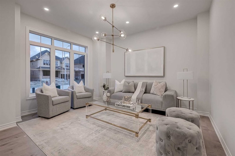 1633 Corsal Crt, Innisfil, L9S 0J9 | Image 2