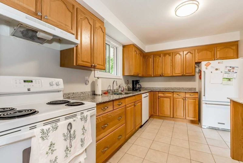 100 River Dr, East Gwillimbury, L9N 1A4 | Image 3