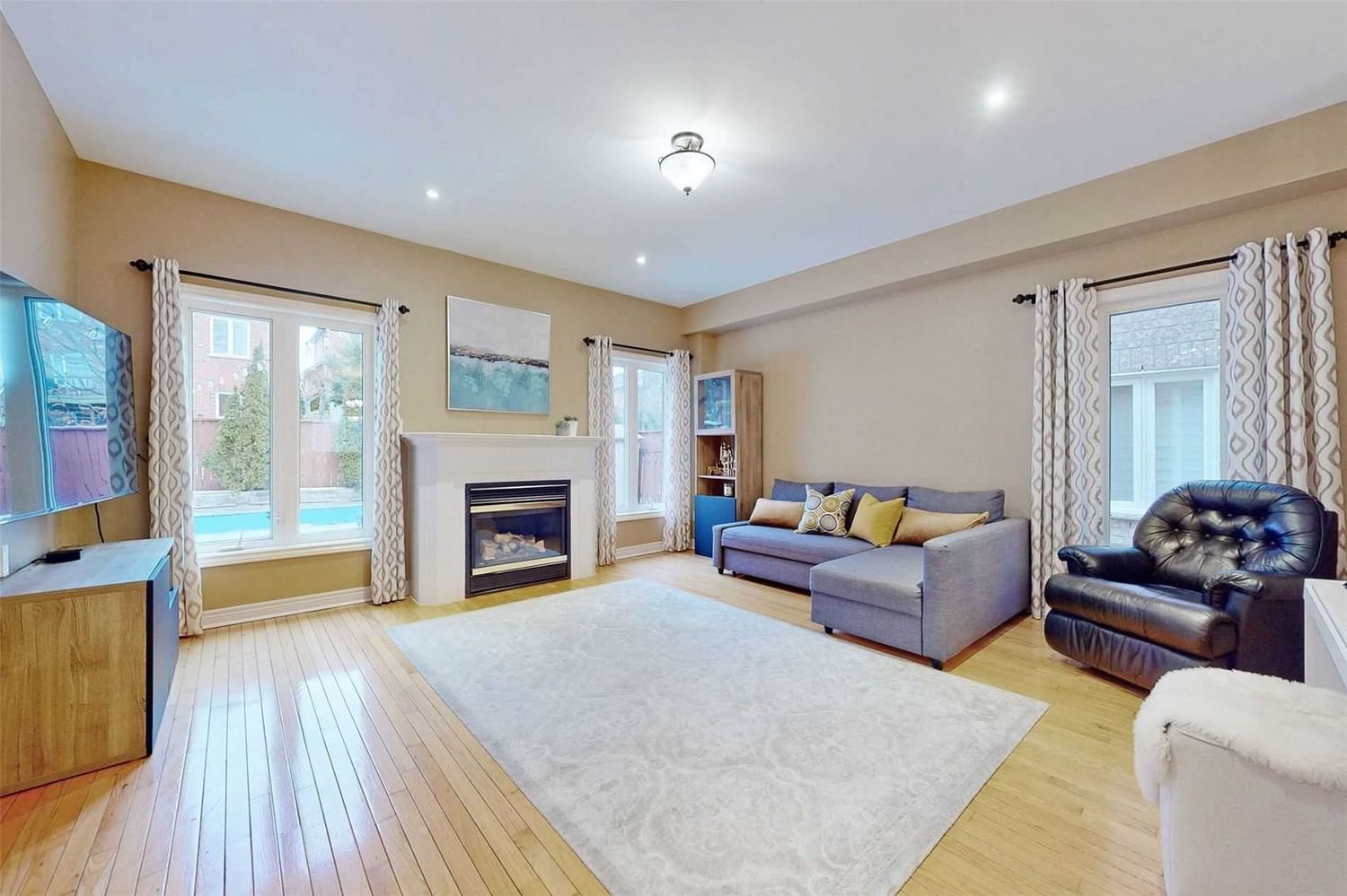Listing Image 2