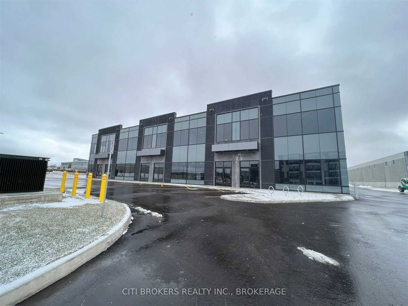 5 - 45 Eric T Smith Way, Aurora, L4G 7C6 | Image 2