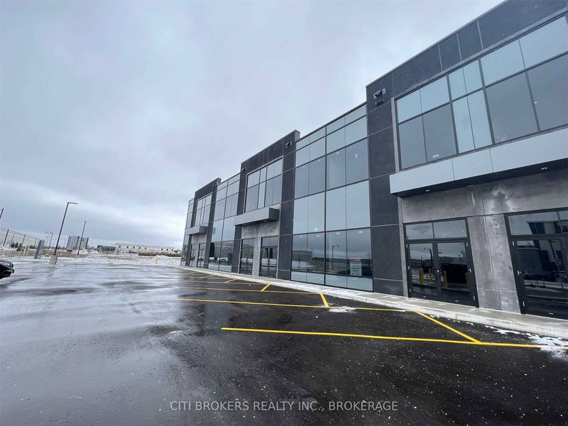 5 - 45 Eric T Smith Way, Aurora, L4G 7C6 | Image 3