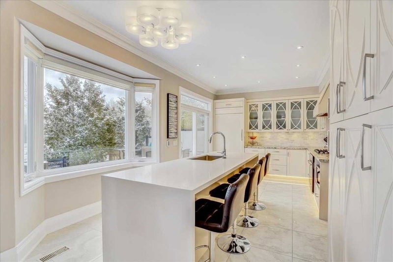 51 Verdi Rd, Richmond Hill, L4E 4P7 | Image 2