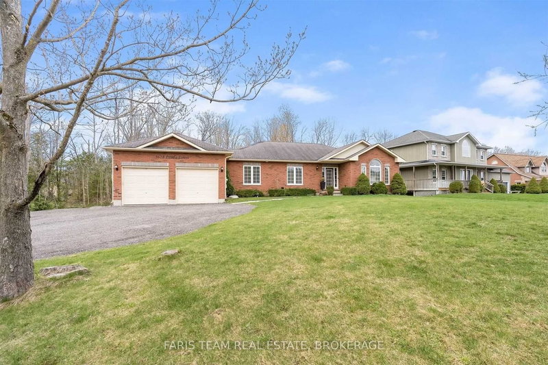 3618 Linda St, Innisfil, L9S 2L2 | Image 3