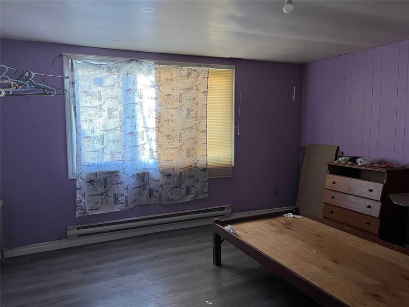 635 Strawberry Lane, King, L3Y 4V9 | Image 3