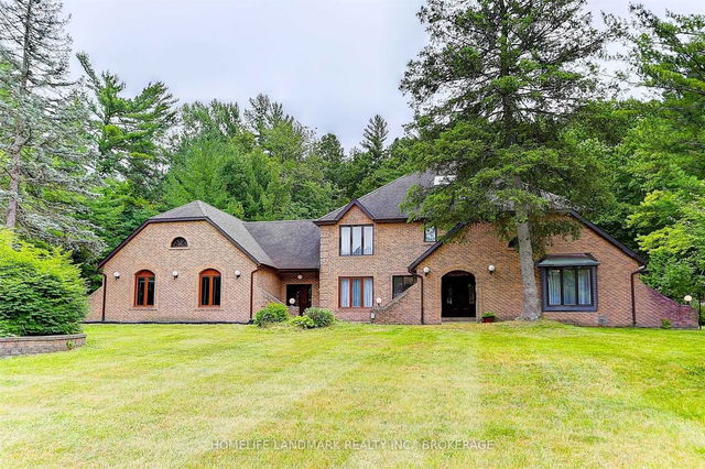 322 Woodland Acres Crescent