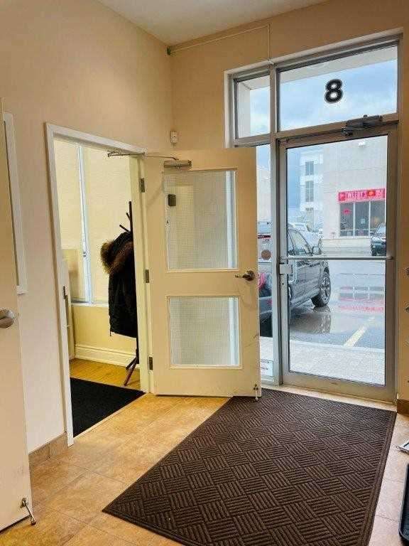 8 Upper - 16945 Leslie St, Newmarket, L3Y9A2 | Image 2