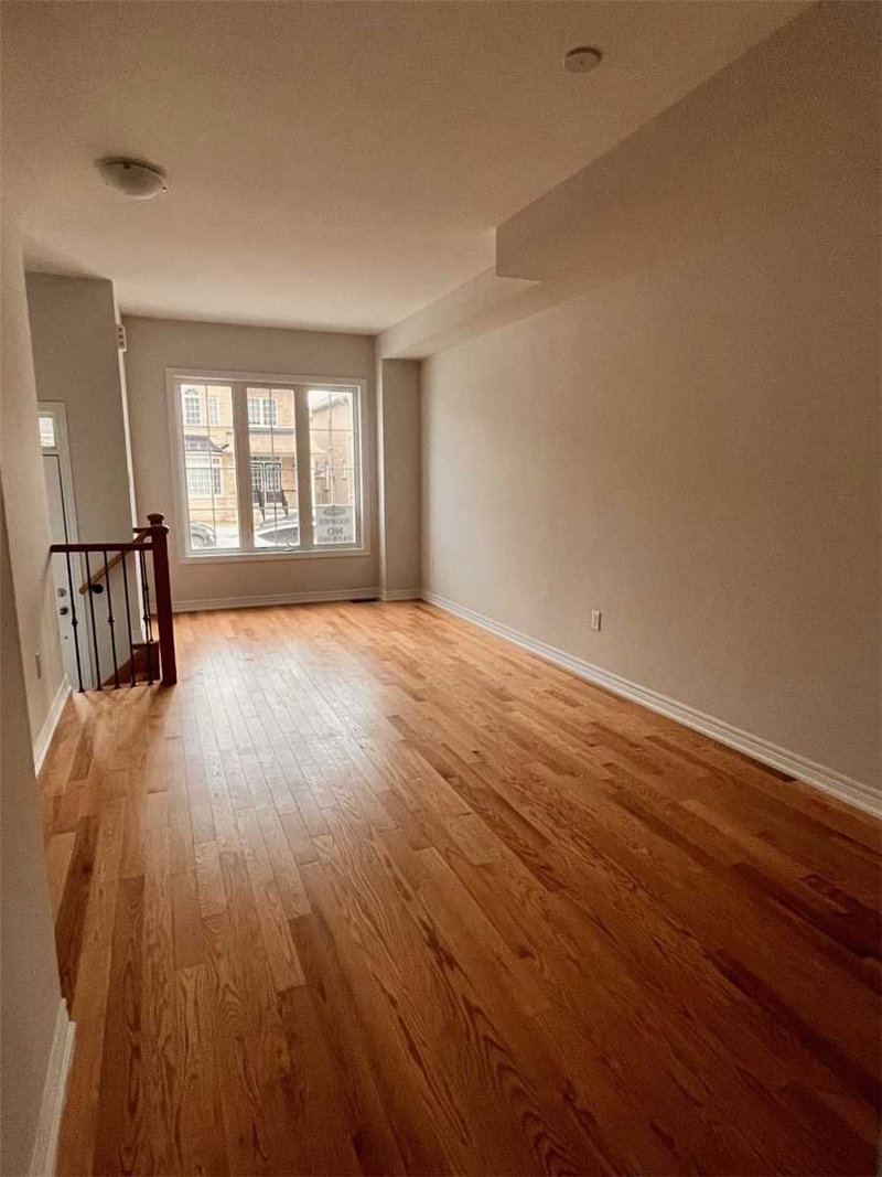 553 White's Hill Ave, Markham, L6B 0J8 | Image 3