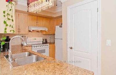 Unit 702 — 50 Disera Dr, Vaughan - Beverley Glen image-0-3