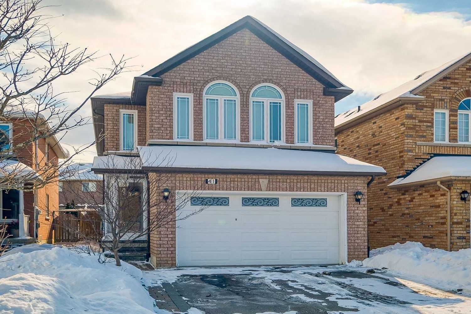 Detached House sold at 41 Woodhaven Crescent, Richmond Hill, Oak Ridges, L4E3T2 - MLS: N5898577