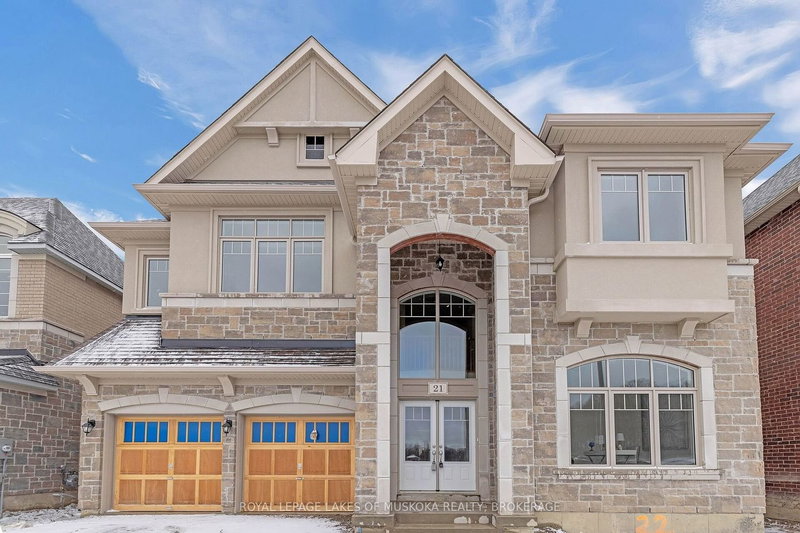 21 Charles White Crt, East Gwillimbury, L0G 1V0 | Image 3