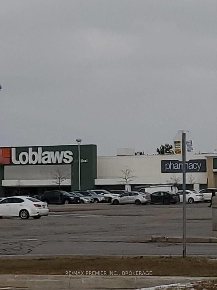 41 - 10909 Yonge St, Richmond Hill, L4C 3E3 | Image 3