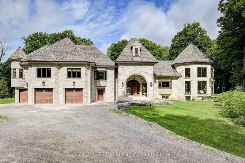 1865 Davis Dr W, King, L3Y 4V9 | Image 2