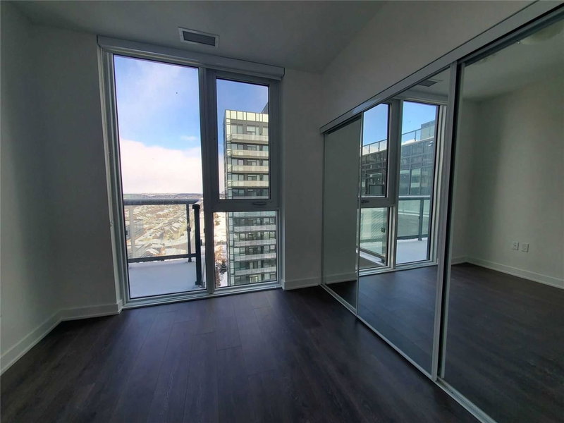 1614 - 85 Oneida Cres, Richmond Hill, L4B 0A6 | Image 2