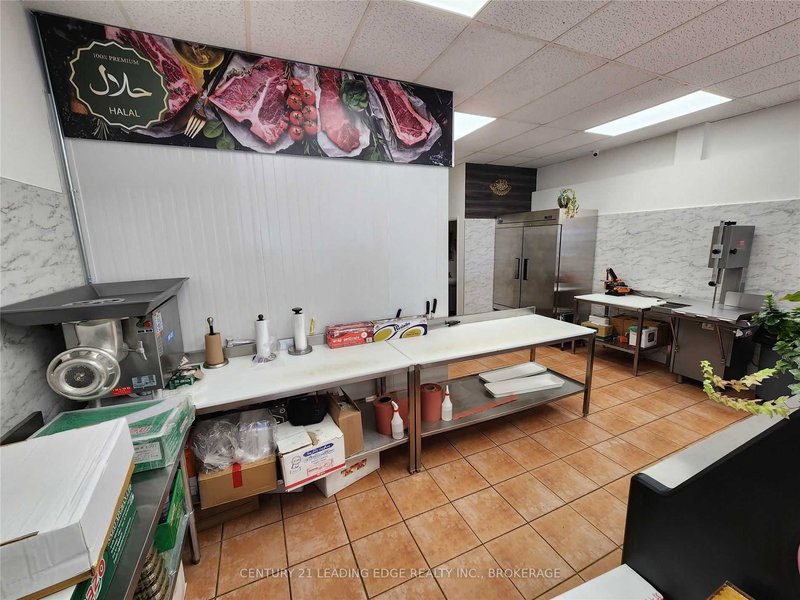 4 - 190 Simcoe Ave, Georgina, L4P 2H7 | Image 2