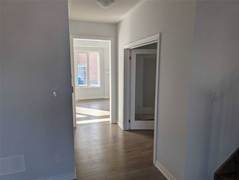 23 Faimira Ave, Georgina, L4P 0C2 | Image 3