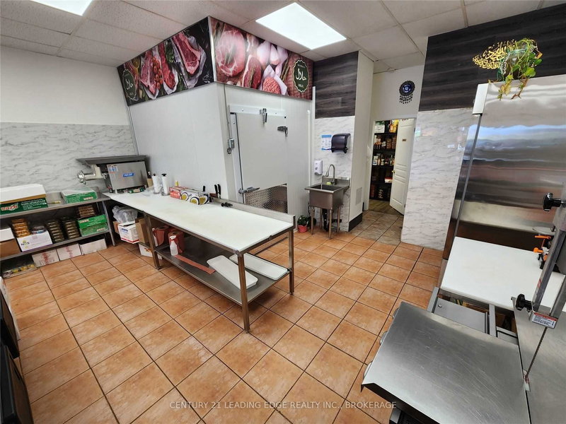 4 - 190 Simcoe Ave, Georgina, L4P 2H7 | Image 2