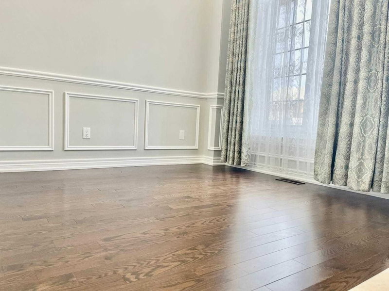 707 Clifford Perry Pl, Newmarket, L3X 0J4 | Image 3