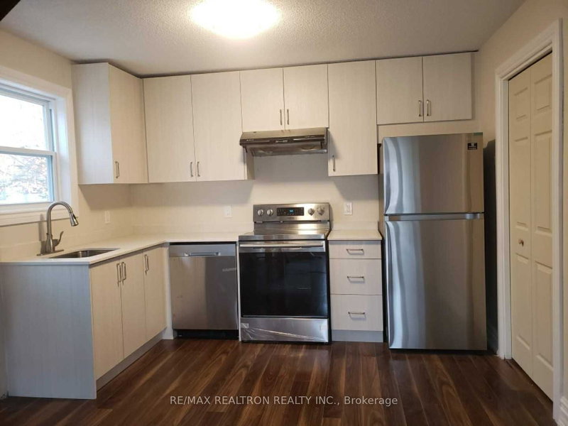 2196 Richard St, Innisfil, L9S 2C4 | Image 3