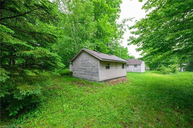 722 Hastings Ave, Innisfil, L9S 1Z3 | Image 3