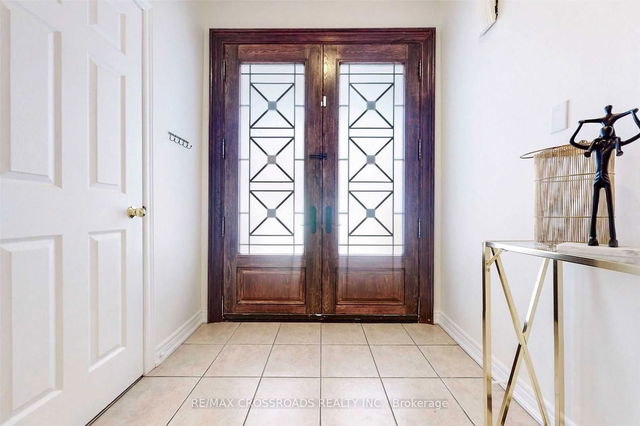 83 Seabreeze Avenue
