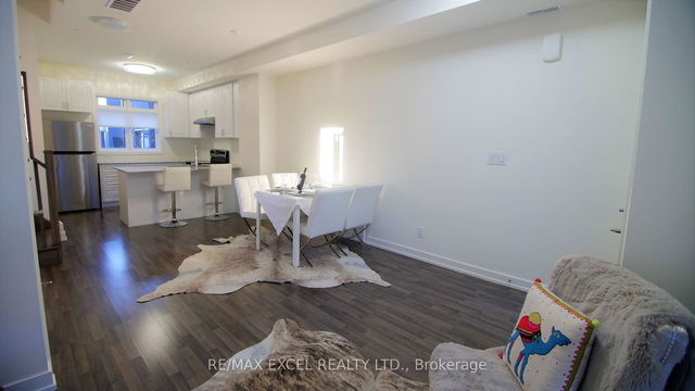 67 - 370B Red Maple Road