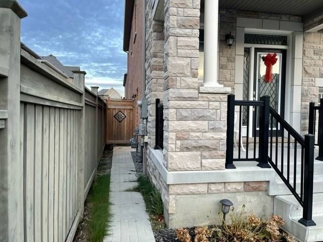 Detached House leased at Bsmt-33 Major Crescent, Aurora, Rural Aurora, L4G 0X5 - MLS: N5931615