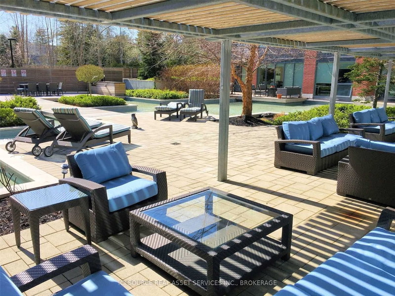 421 - 7608 Yonge St, Vaughan, L4J 0J5 | Image 2