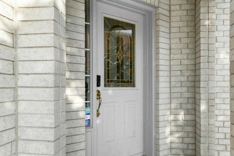 25 Ennis Crt, Richmond Hill, L4S 1B3 | Image 3