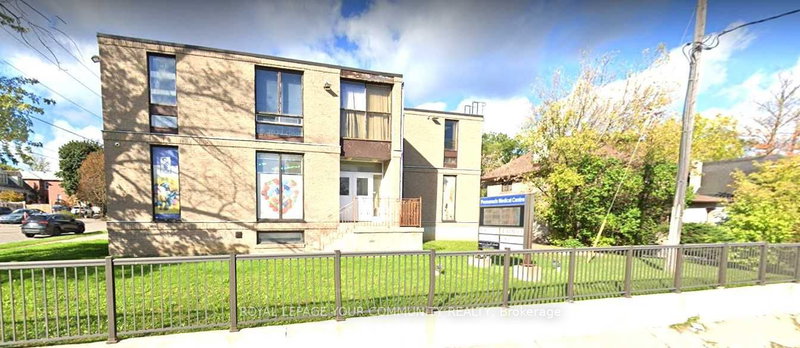 58 Major Mackenzie Dr E, Richmond Hill, L4C 1G9 | Image 2