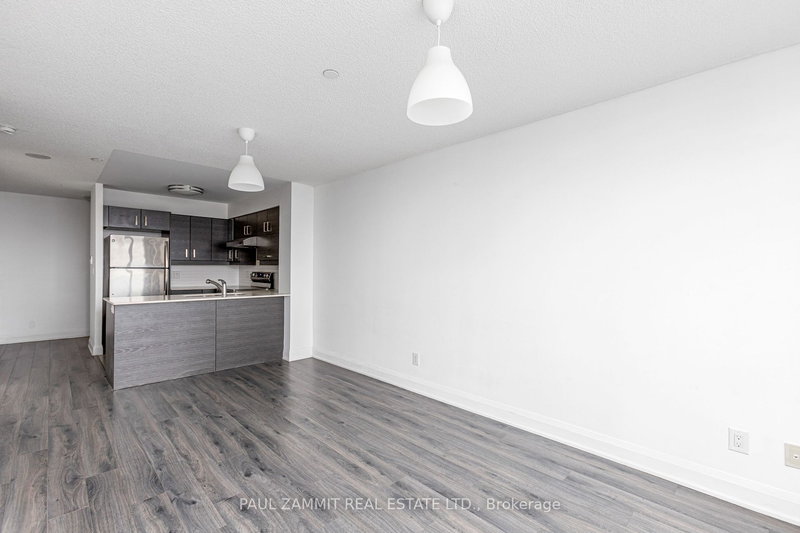 2110 - 1 Uptown Dr, Markham, L3R 5C1 | Image 2