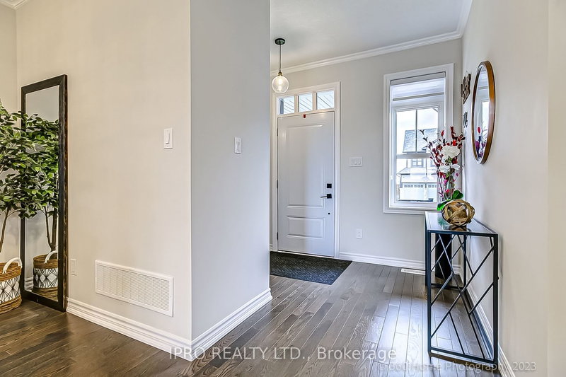 154 Strachan Tr, New Tecumseth, L0G 1A0 | Image 3