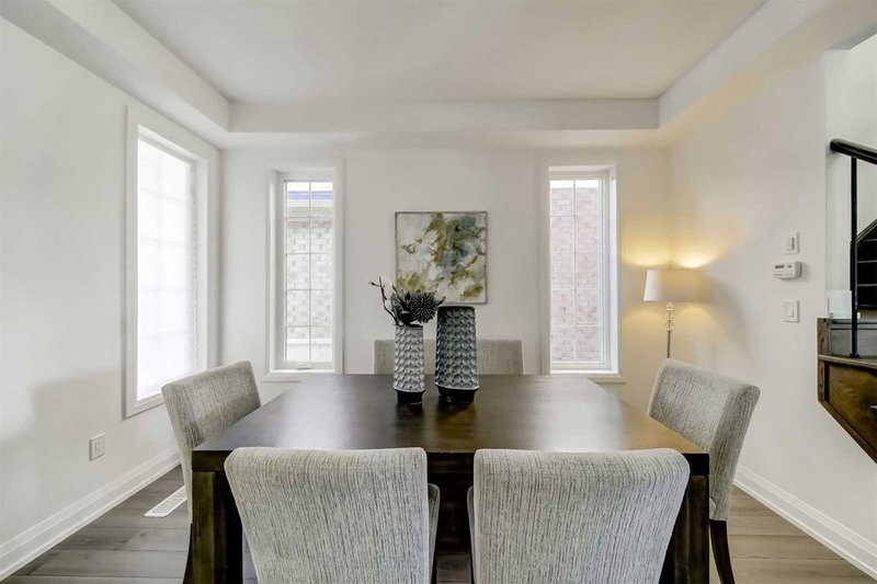 148 Frank Kelly Dr, East Gwillimbury, L9N 0V1 | Image 2