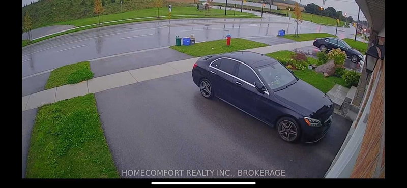 945 Langford Blvd, Bradford West Gwillimbury, L3Z 4J2 | Image 2