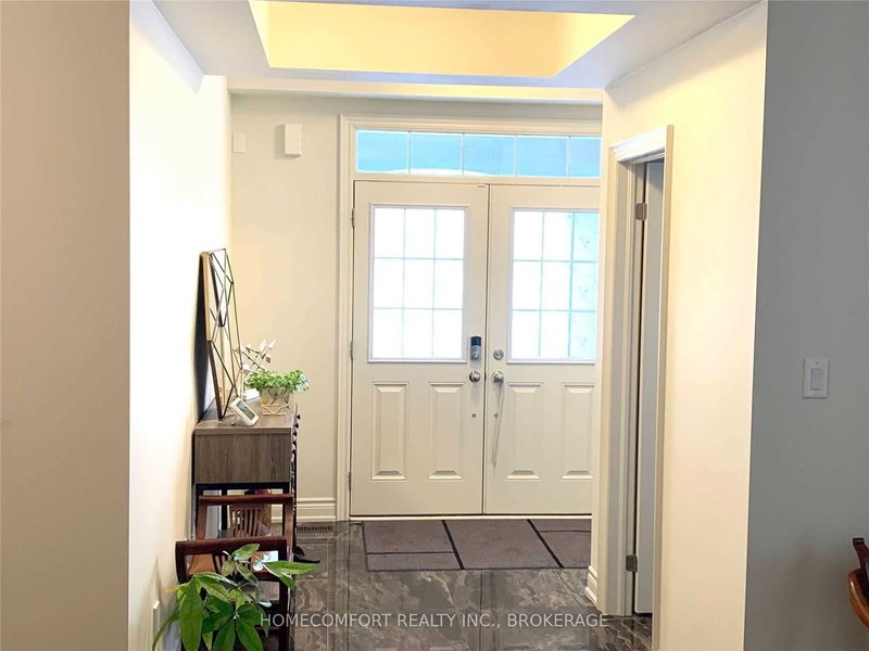 945 Langford Blvd, Bradford West Gwillimbury, L3Z 4J2 | Image 3