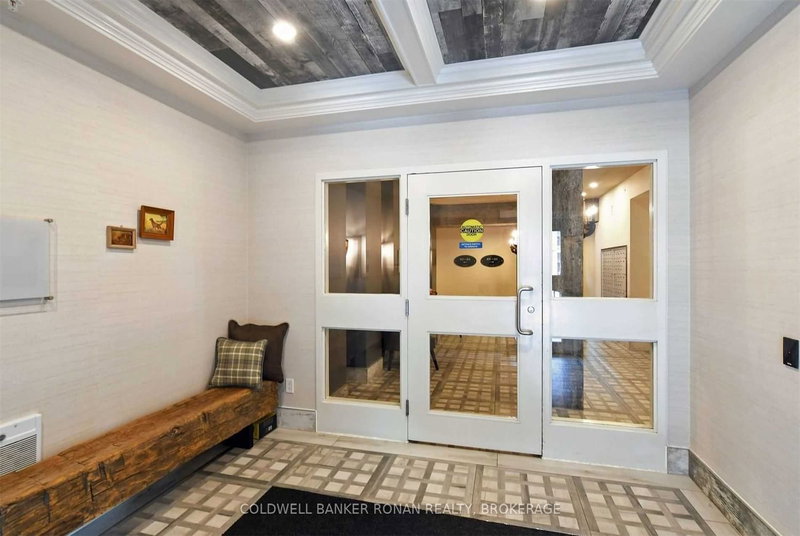 304 - 161 Wellington St E, New Tecumseth, L9R 0R8 | Image 3