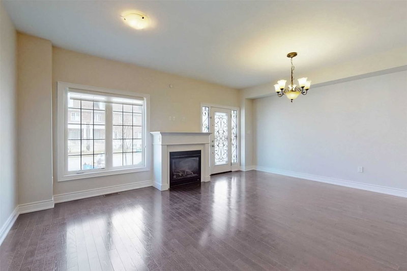 166 Verdi Rd, Richmond Hill, L4E 0Z6 | Image 2