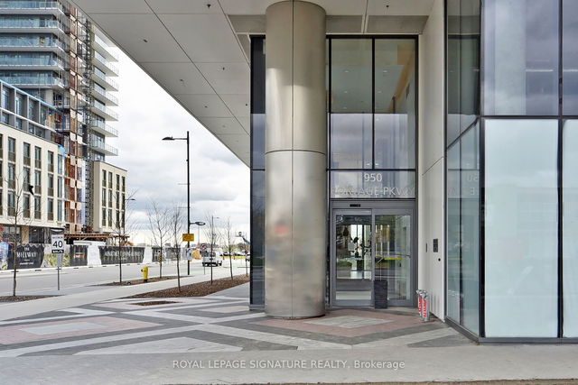 605 - 950 Portage Parkway