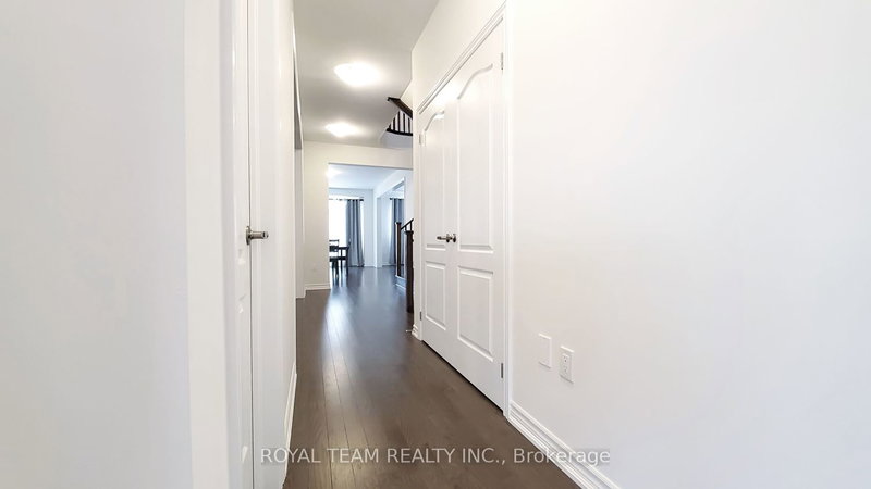 251 Danny Wheeler Blvd, Georgina, L4P 0J9 | Image 3