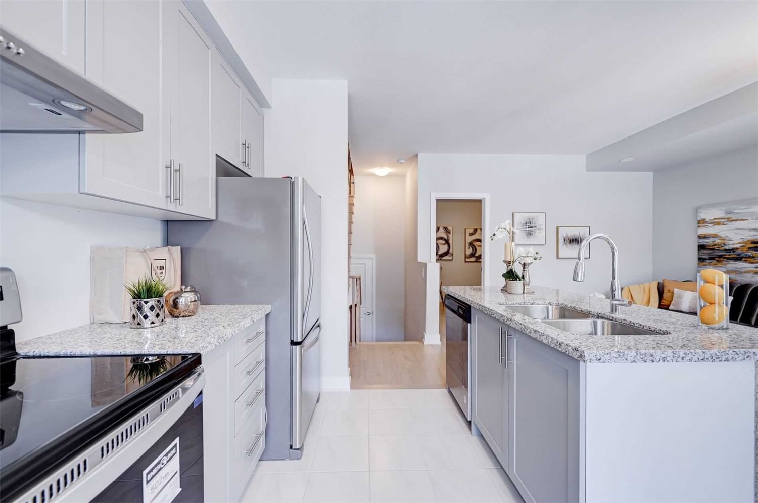 Listing Image 12