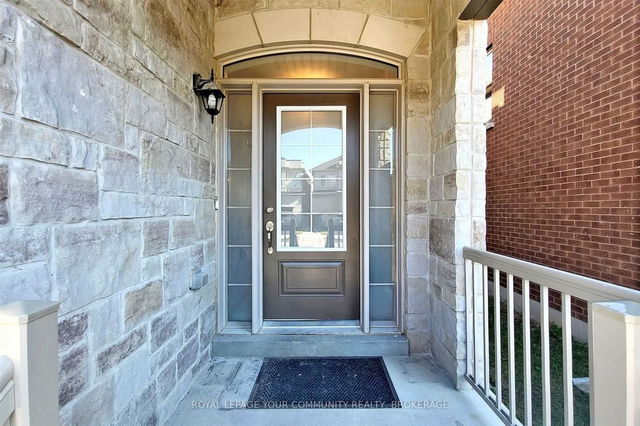 15 Eastgrove Square