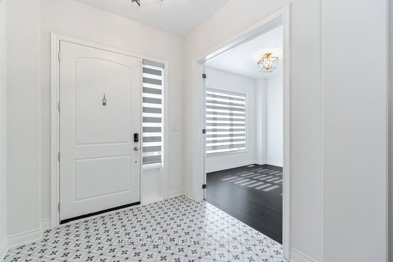 150 Cannes Ave, Vaughan, L4H 5A8 | Image 2