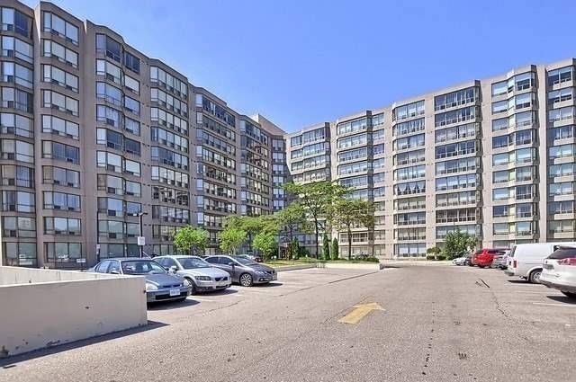 812 - 309 Major Mackenzie Drive